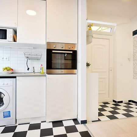 Enjoy Apartman เอ็กเกอร์ ภายนอก รูปภาพ
